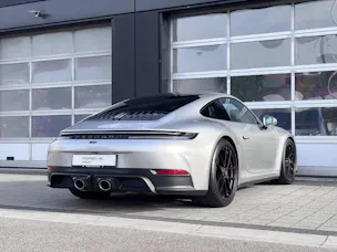 Porsche 911 Carrera 4 GTS