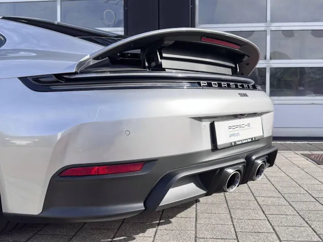 Porsche 911 Carrera 4 GTS