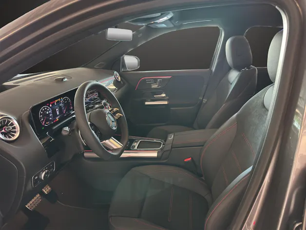 Mercedes-Benz GLA 200 Night Star 7G-D