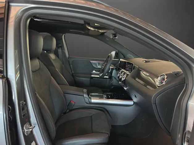 Mercedes-Benz GLA 200 Night Star 7G-D