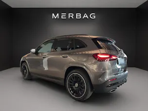 Mercedes-Benz GLA 200 Night Star 7G-D