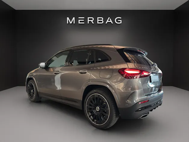 Mercedes-Benz GLA 200 Night Star 7G-D