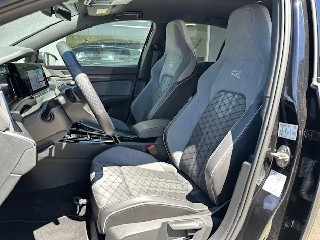 VW Golf 1.5 eTSI mHEV ACT R-Line DSG