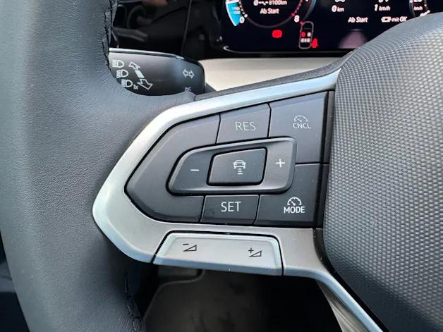 VW Golf 1.5 TSI Basis
