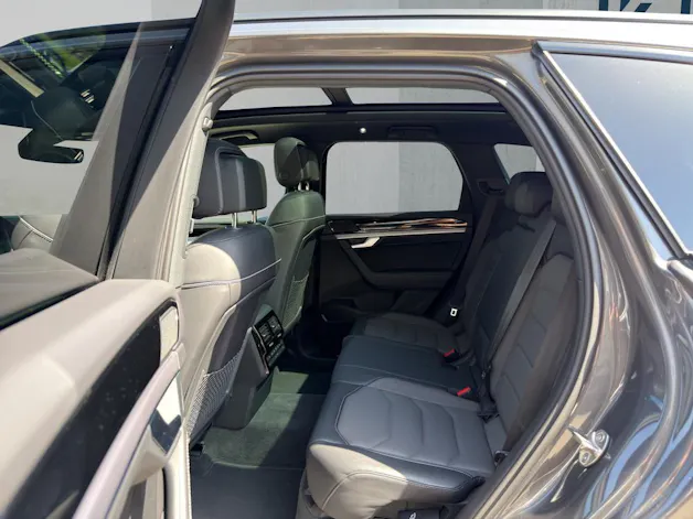 VW Touareg 3.0 TDI R Line Tiptronic