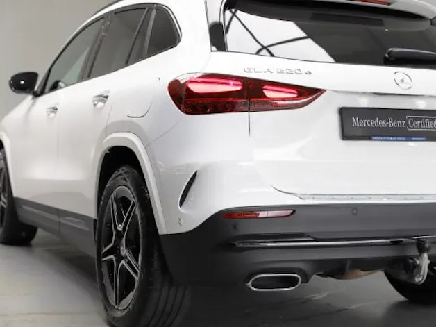 Mercedes-Benz GLA 220d 4Matic 8G-DCT