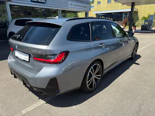 BMW 330e x DriveTouring Steptronic M Sport Pro