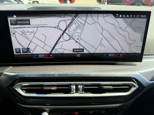 BMW 330e x DriveTouring Steptronic M Sport Pro
