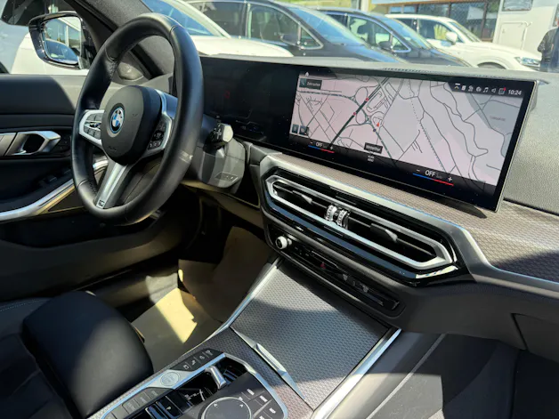 BMW 330e x DriveTouring Steptronic M Sport Pro