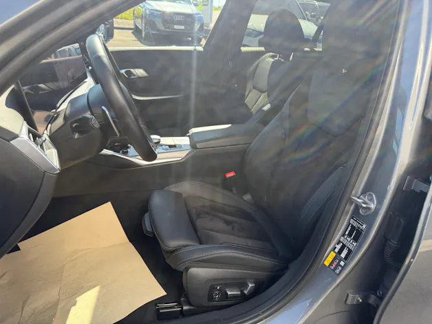 BMW 330e x DriveTouring Steptronic M Sport Pro