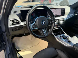 BMW 330e x DriveTouring Steptronic M Sport Pro