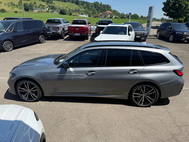 BMW 330e x DriveTouring Steptronic M Sport Pro