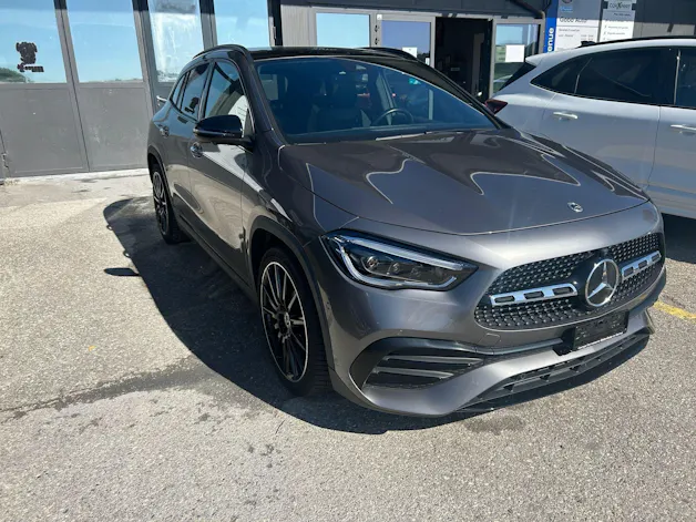 Mercedes-Benz GLA 200 4Matic AMG Line 8G-DCT