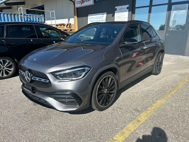 Mercedes-Benz GLA 200 4Matic AMG Line 8G-DCT