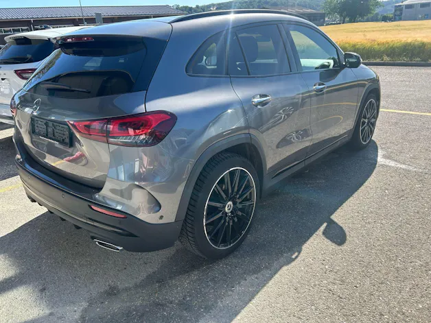 Mercedes-Benz GLA 200 4Matic AMG Line 8G-DCT