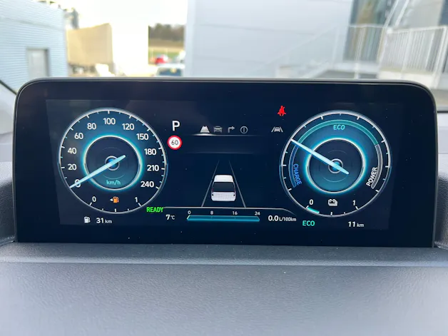 Hyundai Staria Premium 1.6 T-GDi HEV Amplia A