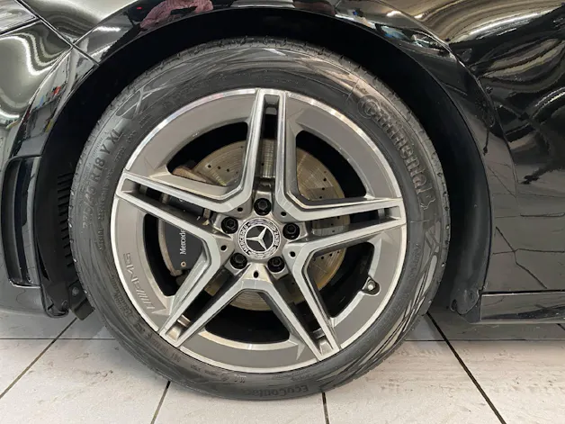 Mercedes-Benz A 220 AMG Line 4MATIC