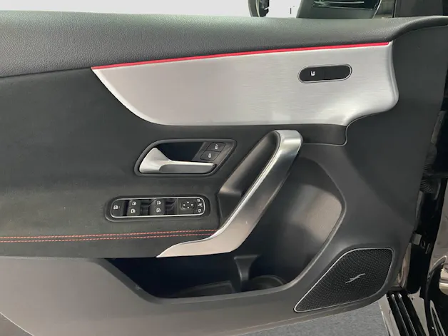 Mercedes-Benz A 220 AMG Line 4MATIC