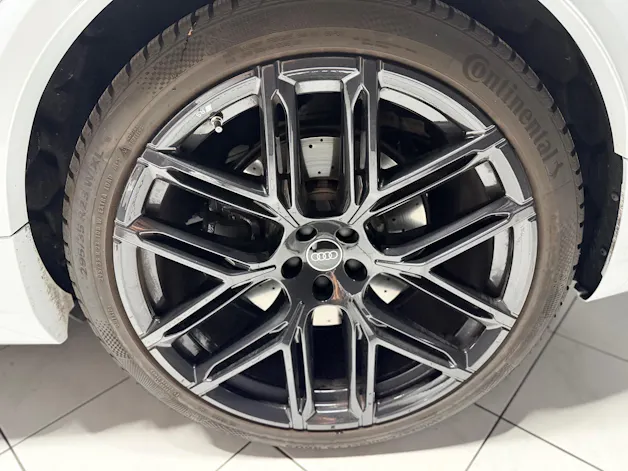 Audi RSQ8 quattro