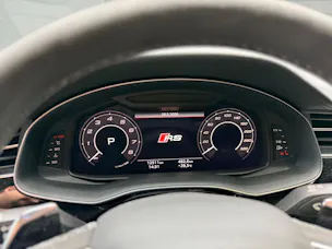 Audi RSQ8 quattro