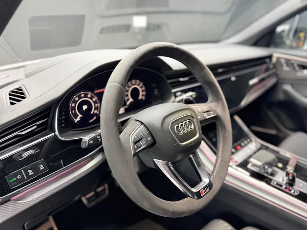 Audi RSQ8 quattro