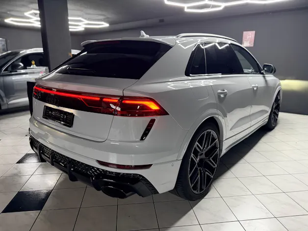 Audi RSQ8 quattro