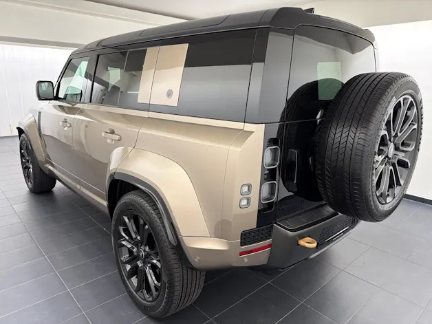 Land Rover Defender 110 635 V8 Octa