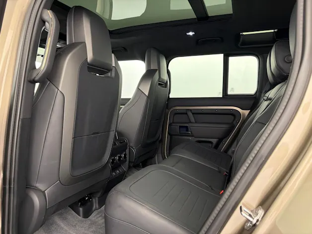 Land Rover Defender 110 635 V8 Octa