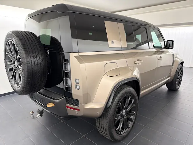 Land Rover Defender 110 635 V8 Octa
