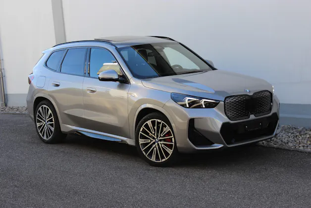 BMW iX1 xDrive 30 M Sport Pro *0.9%-LEASINGAKTION*