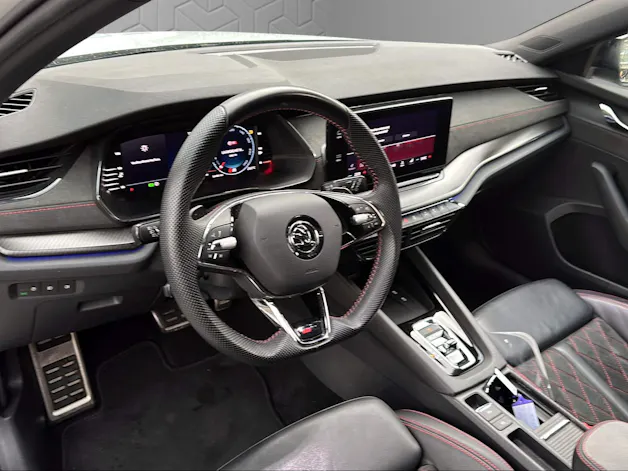 Škoda Octavia Combi 2.0 TSI DSG RS