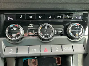 Škoda Karoq Sportline 4x4 *** PANORAMADACH ***