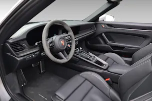Porsche 911 Carrera 4 Cabriolet GTS PDK