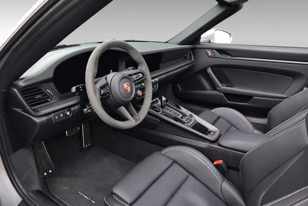 Porsche 911 Carrera 4 Cabriolet GTS PDK