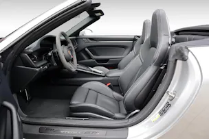 Porsche 911 Carrera 4 Cabriolet GTS PDK