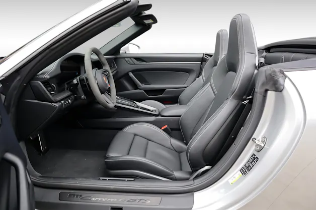 Porsche 911 Carrera 4 Cabriolet GTS PDK