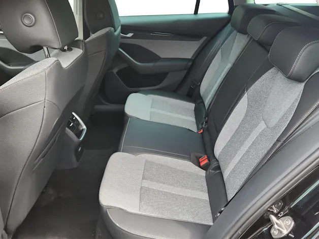 Škoda Octavia Combi 1.5 TSI mHEV DSG Dynamic