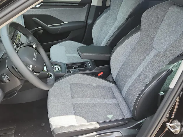 Škoda Octavia Combi 1.5 TSI mHEV DSG Dynamic