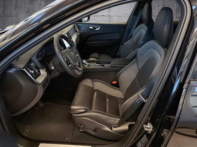 Volvo XC60 2.0 B6 MH Ultimate Dark A
