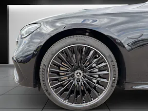 Mercedes-Benz E 300 e 4Matic EQ Hybrid 9G-Tronic