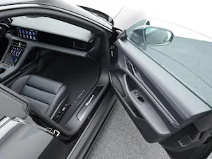 Porsche Taycan 4 Black Edition