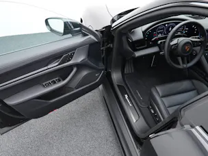 Porsche Taycan 4 Black Edition