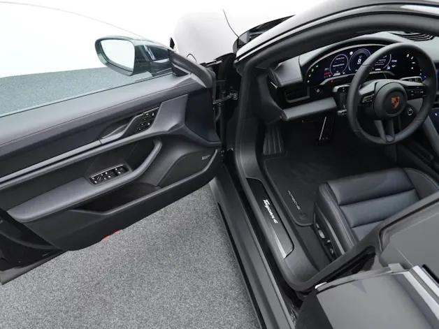 Porsche Taycan 4 Black Edition