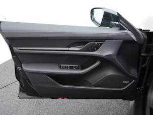 Porsche Taycan 4 Black Edition
