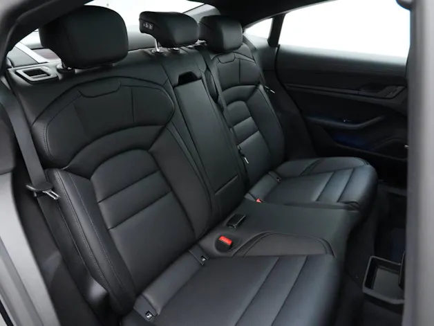 Porsche Taycan 4 Black Edition