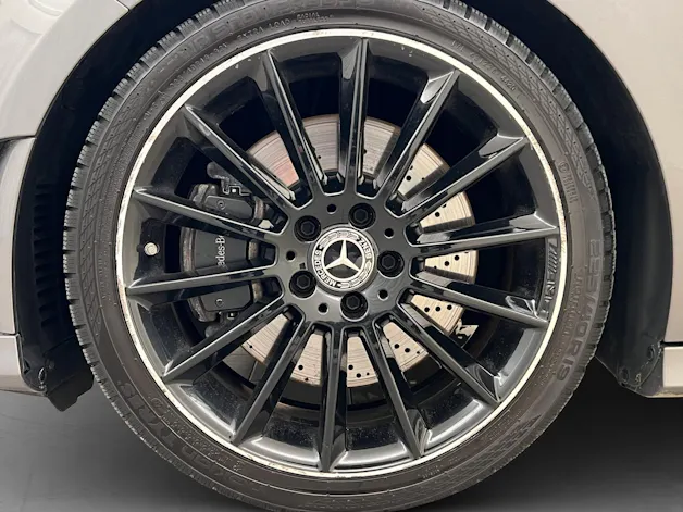 Mercedes-Benz A 250 AMG Line 4