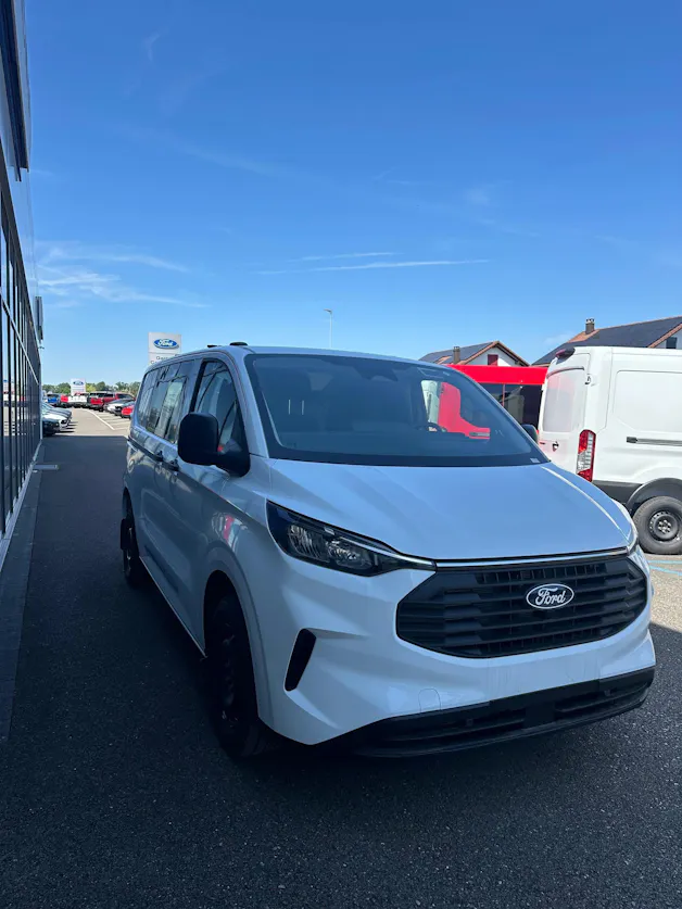 Ford Transit Custom Van 320 L1 2.0 EcoBl Trend/136CV/Aut.