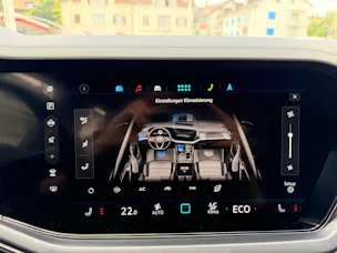 VW Touareg 3.0 TDI 4Motion R-Line *** TOPAUSSTATTUNG ZUM UNSCHLAGBAREN PREIS ***
