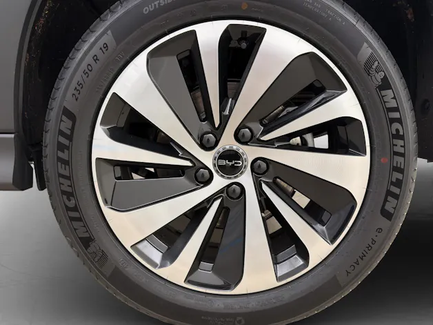 BYD Seal U DM-i Design AWD