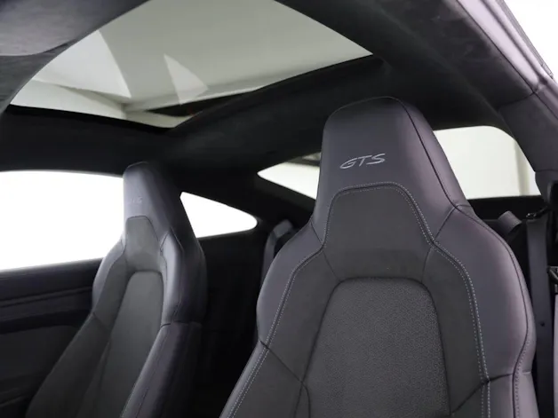 Porsche 911 Carrera 4 GTS